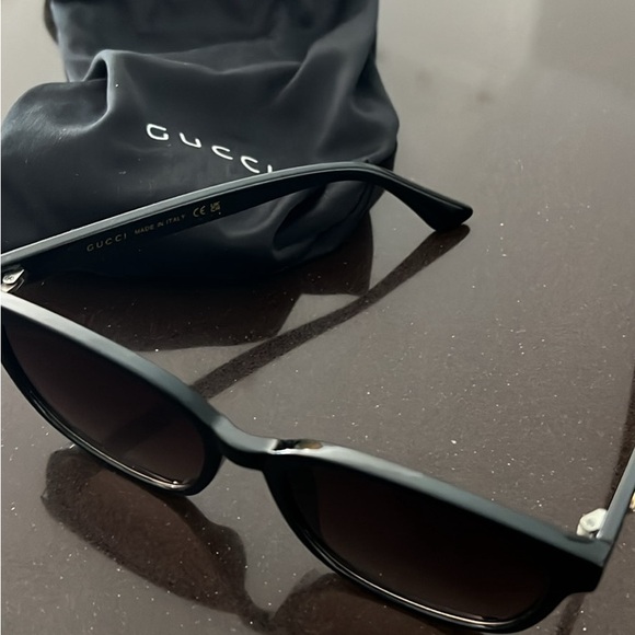 Gucci sunglasses, never used. Received as a gift. - Picture 3 of 3
